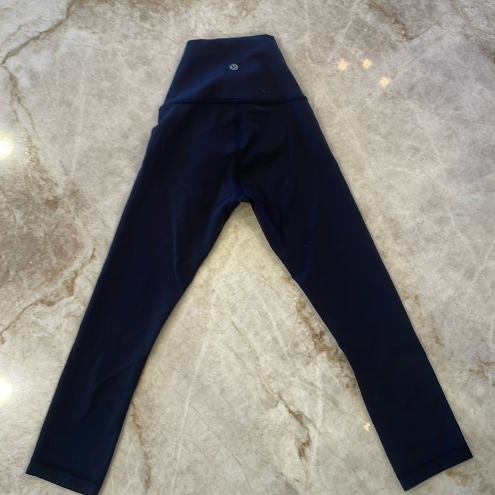 LULULEMON capri leggings